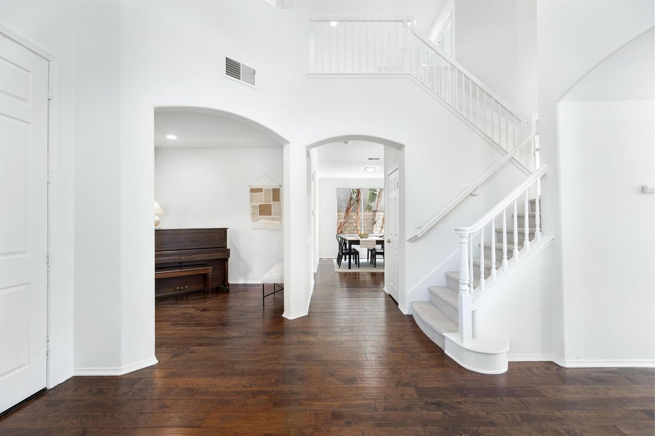 3098 Espana Ln