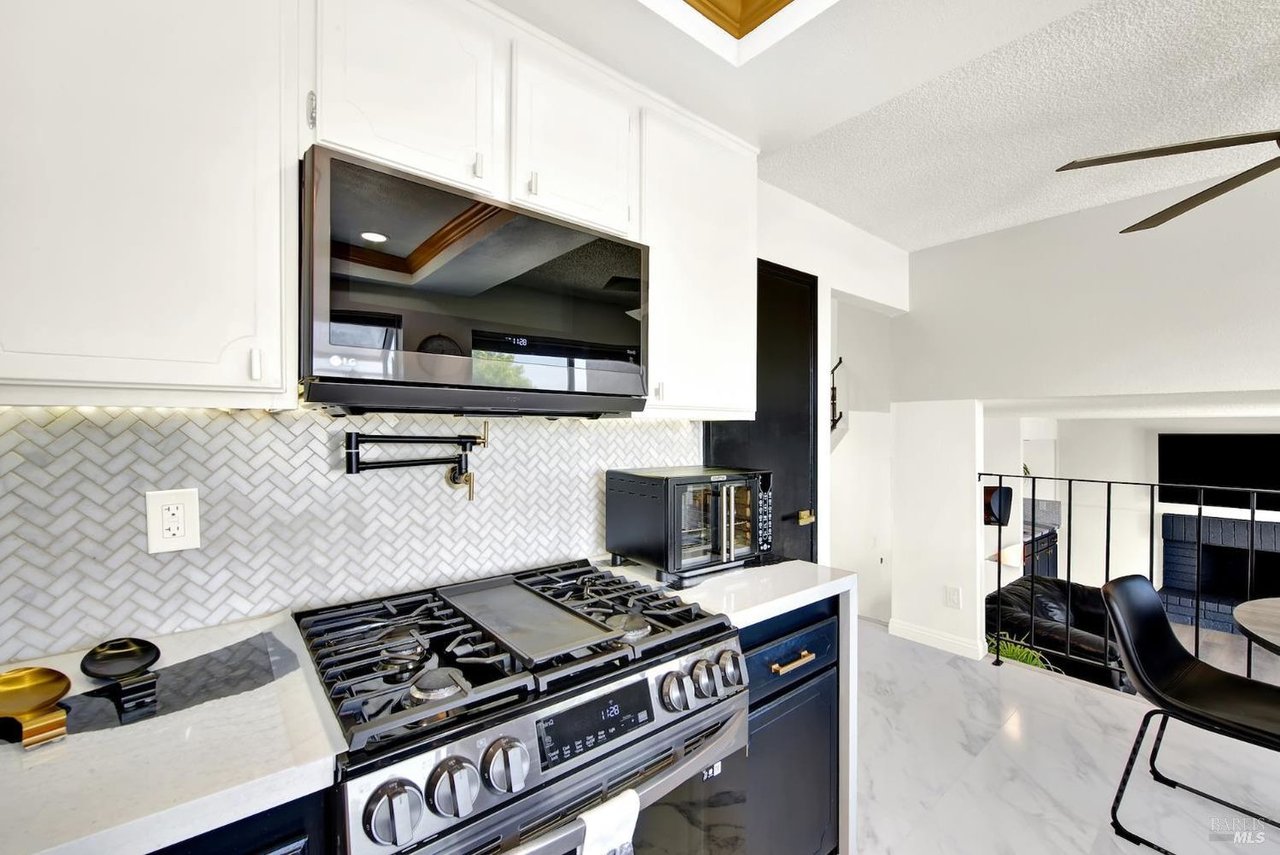 1305 Corcoran Ave