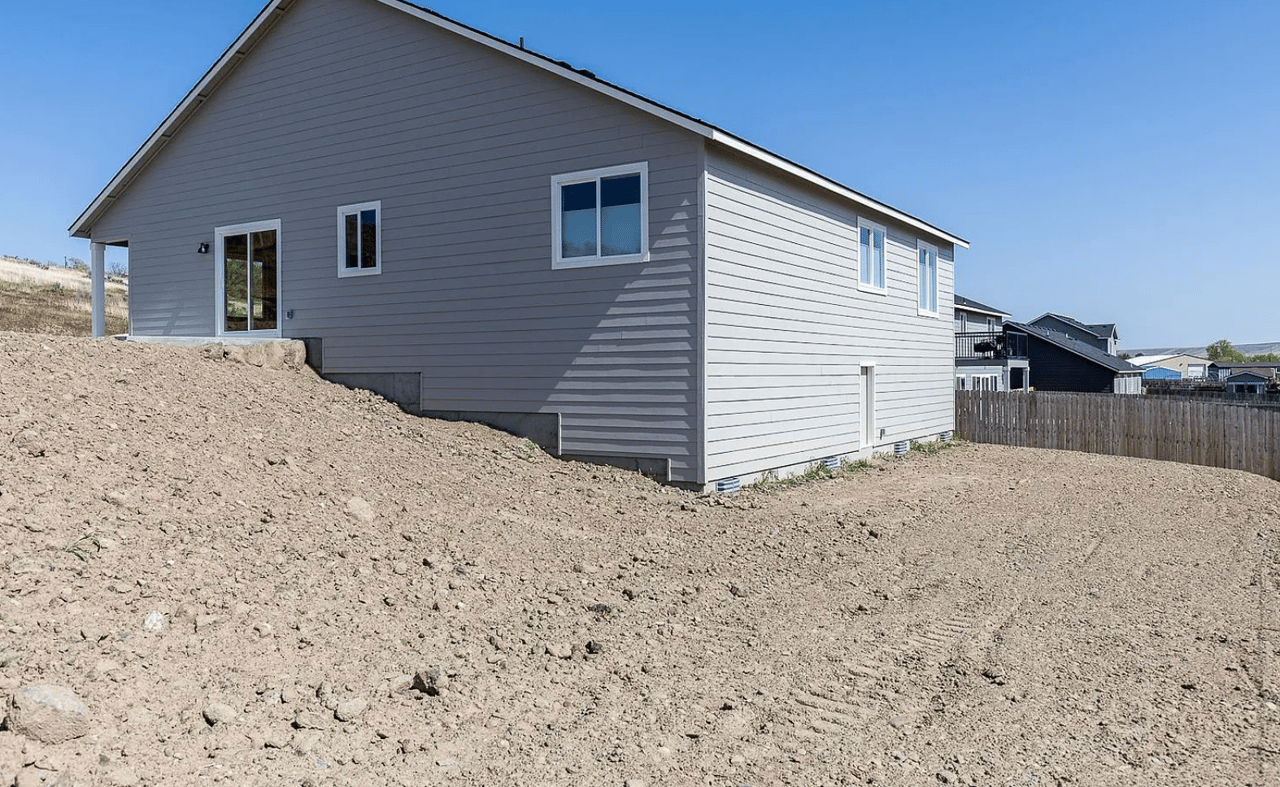 1415 Della Ave