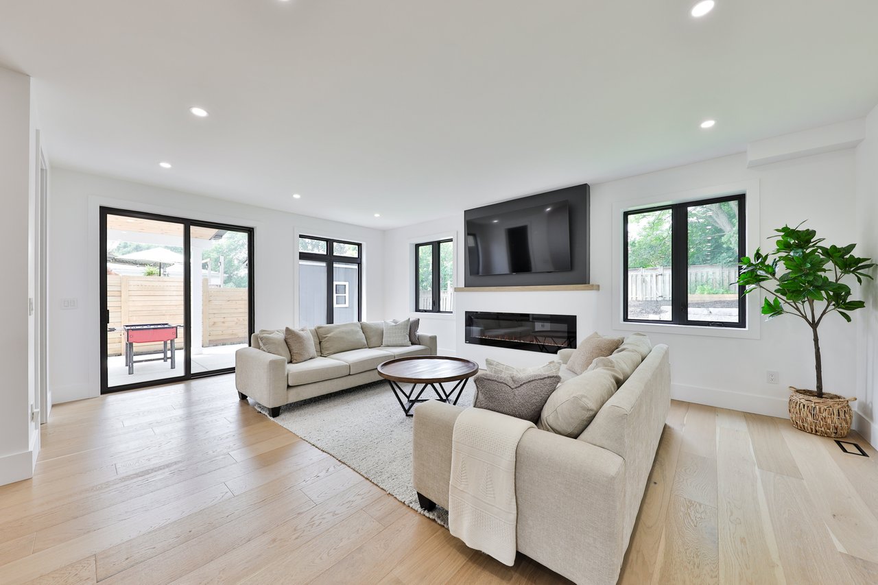 1506 Newlands Crescent, Burlington