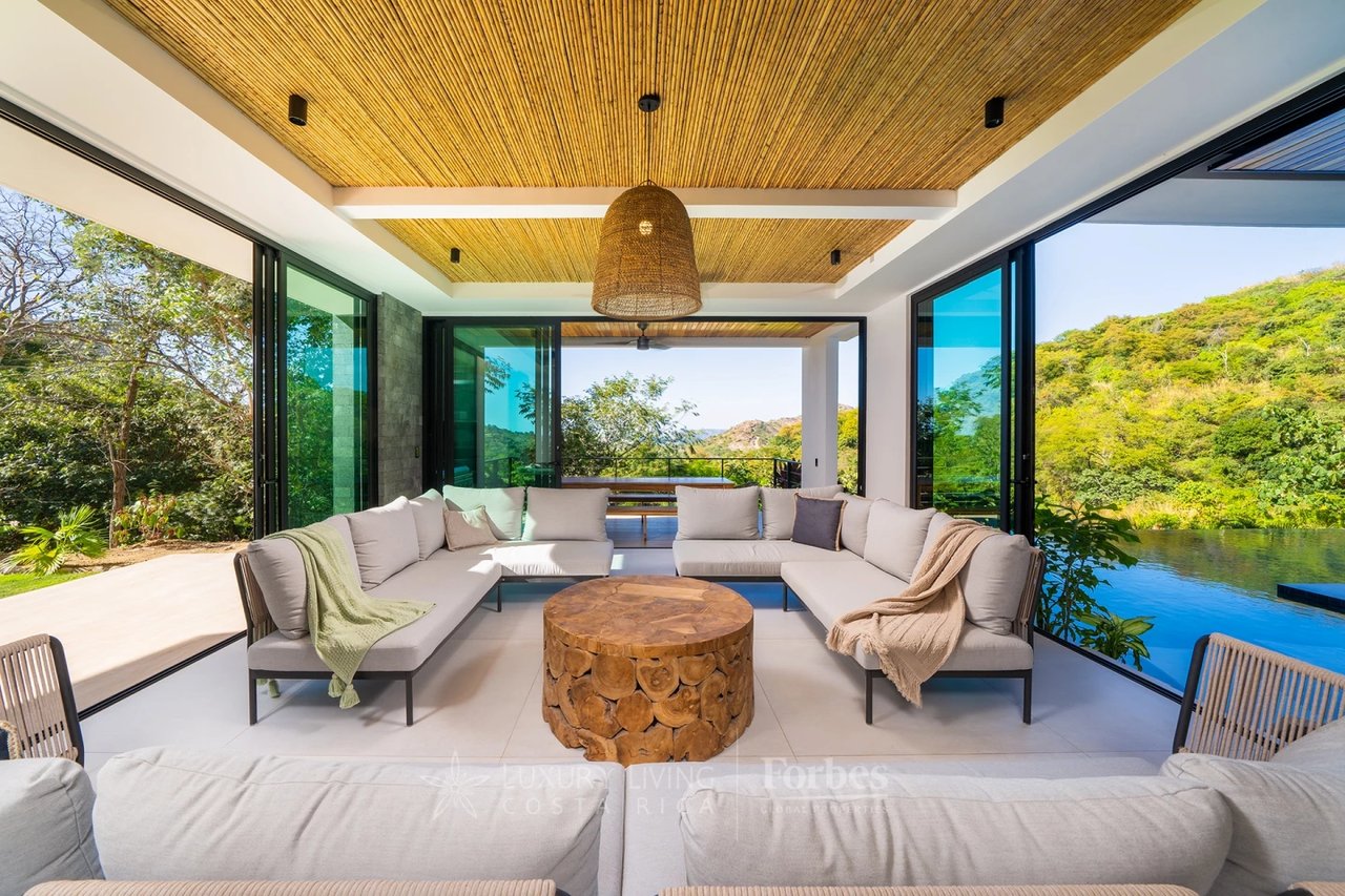 20702 - Contemporary Luxury with Ocean Views in Playa Flamingo