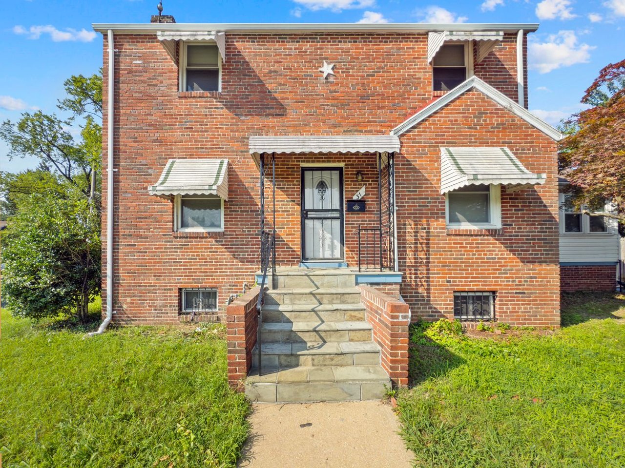31 McDonald Pl NE