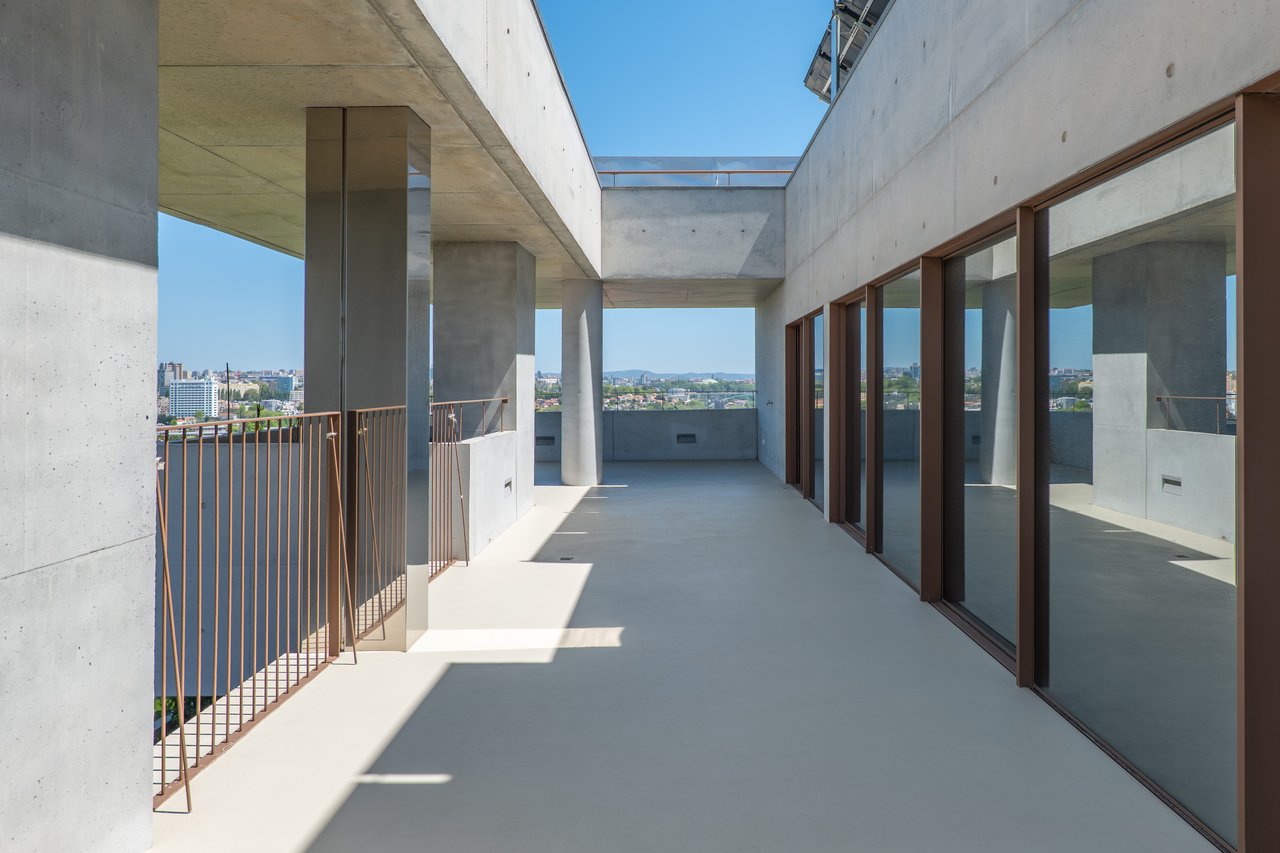 3-Bedroom Apartment with Panoramic Ocean & River Views in the iconic Foz do Douro's New Landmark - Miramar Tower 