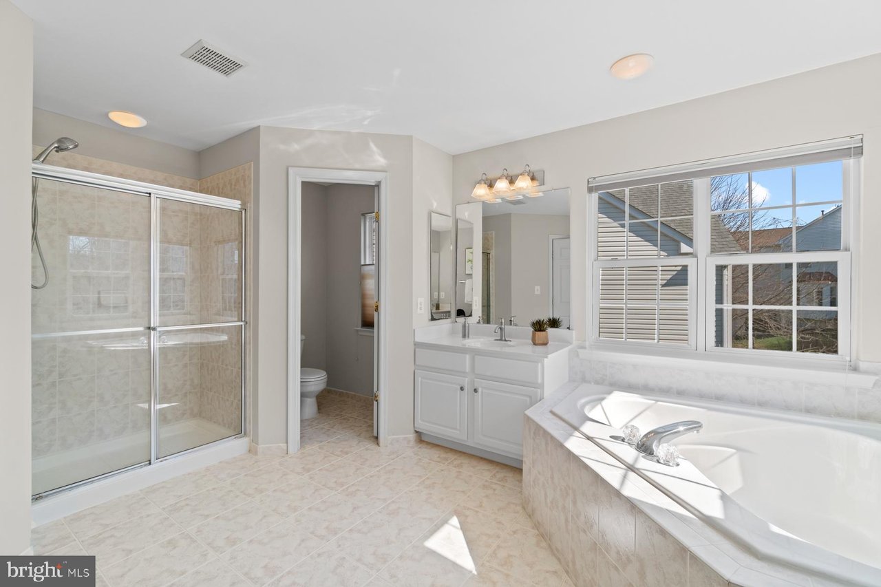 18252 Oak Lake Ct