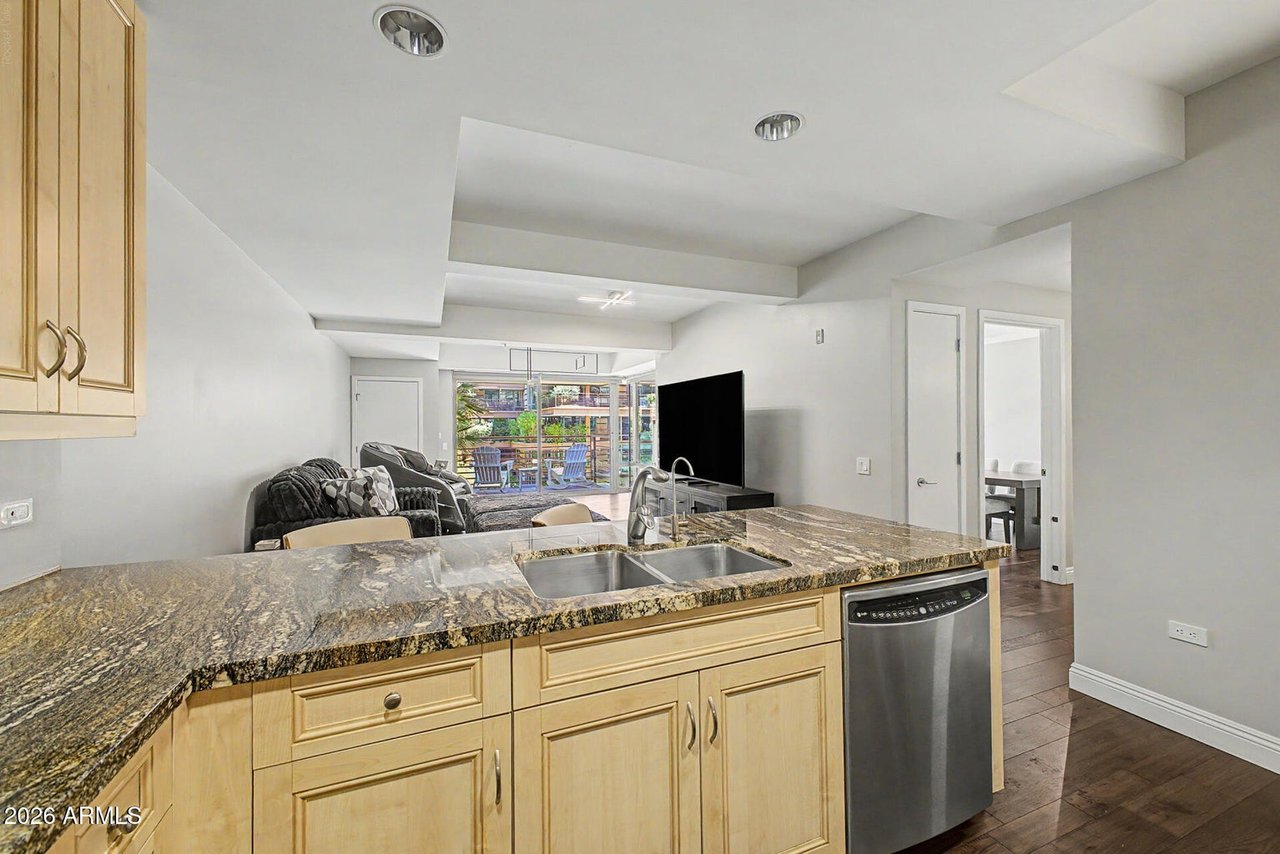 7127 E Rancho Vista Dr, #3009