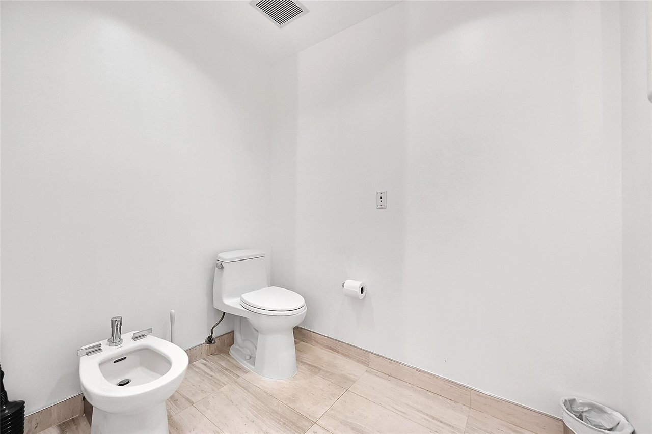 1 N Fort Lauderdale Beach Blvd 1905