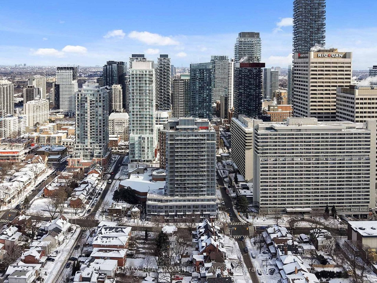 PENTHOUSE ON ENGLINGTON CROSSTOWN LRT