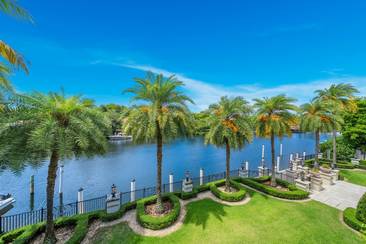 150 Edgewater Drive