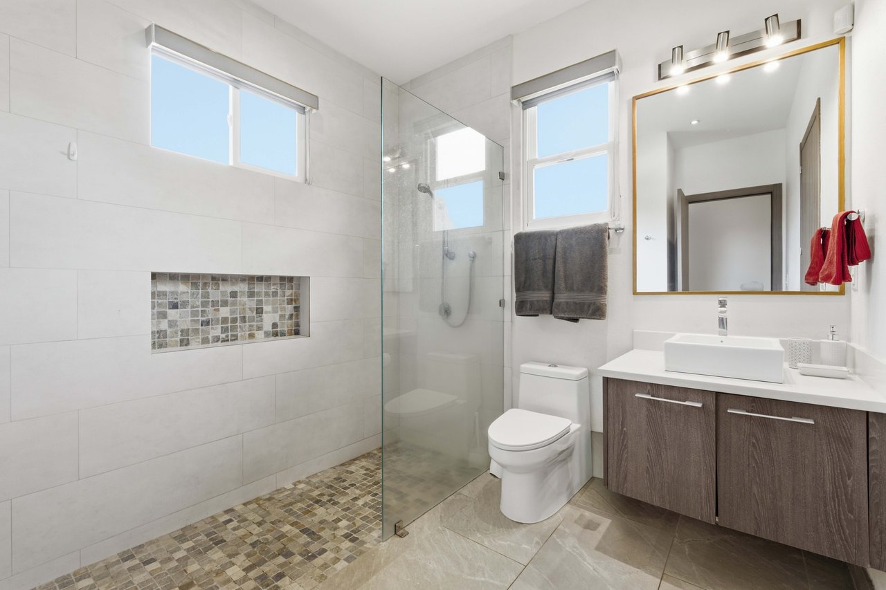Casa Oasis | 3BR Main Residence + 2BR Guest House with Pool in Mar Vista, Playa Flamingo
