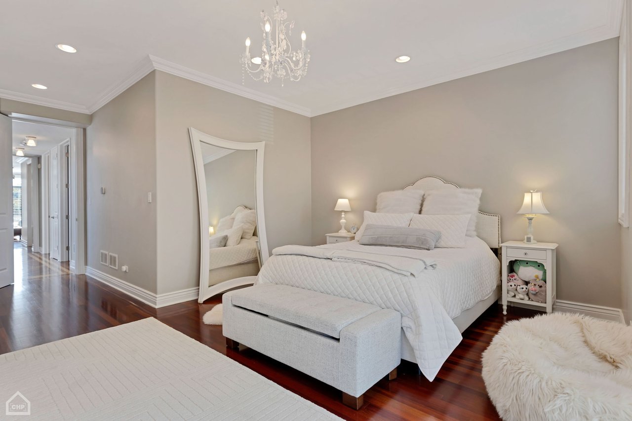 2115 W Superior Street 