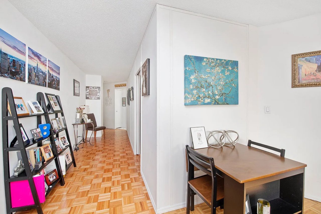 330 E 38th St #30M