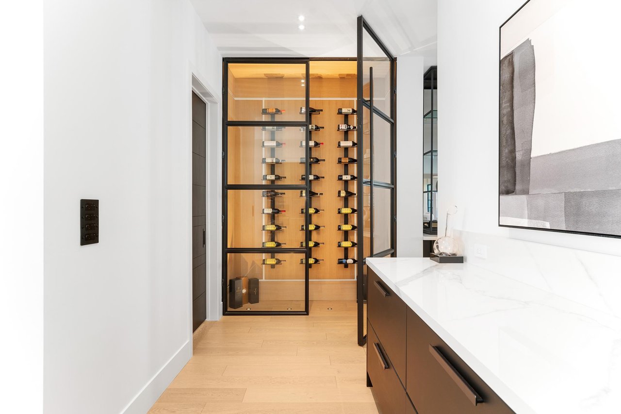6 Forestave Crescent