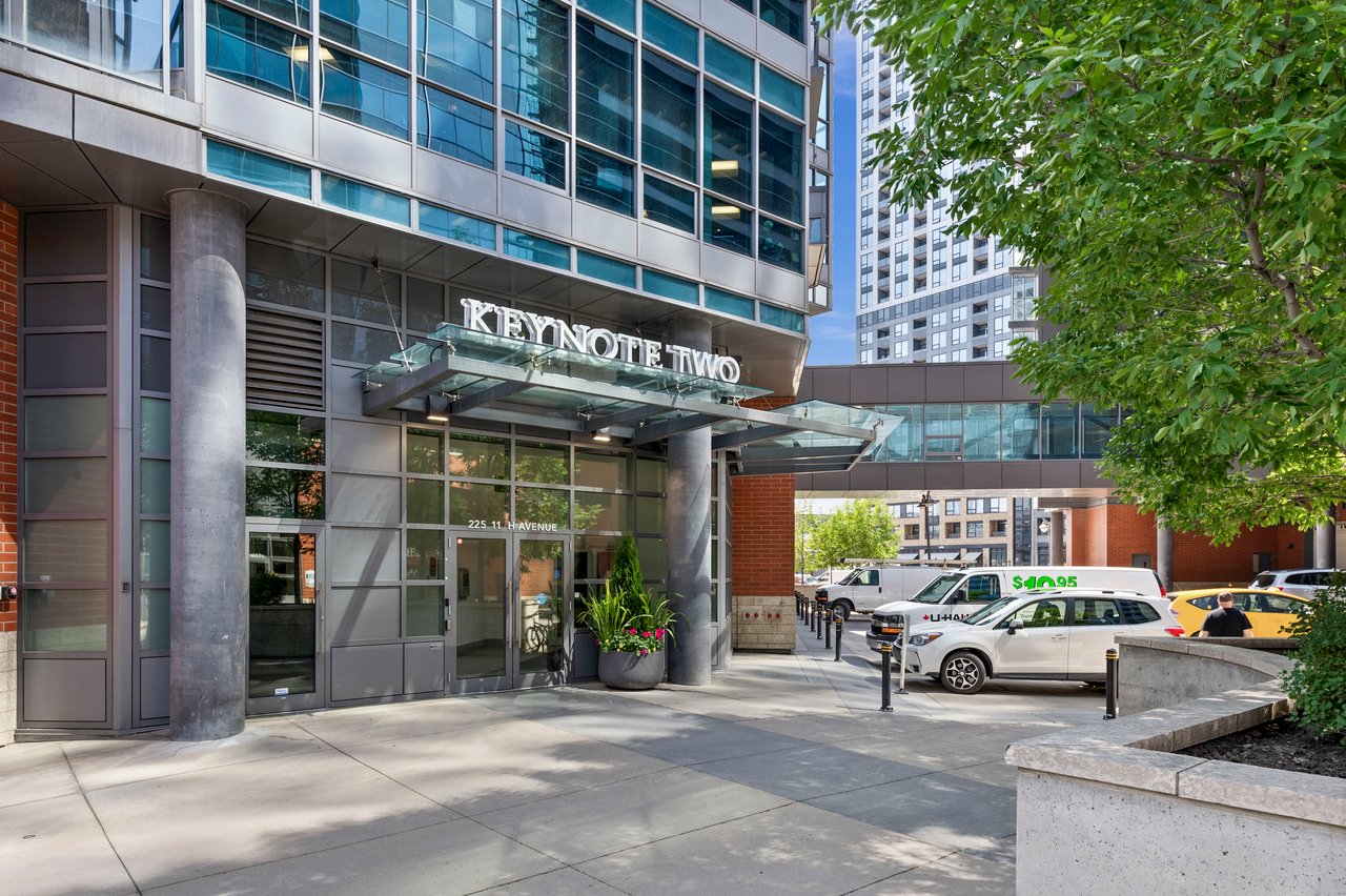 225 11 Avenue SE Unit: 2605