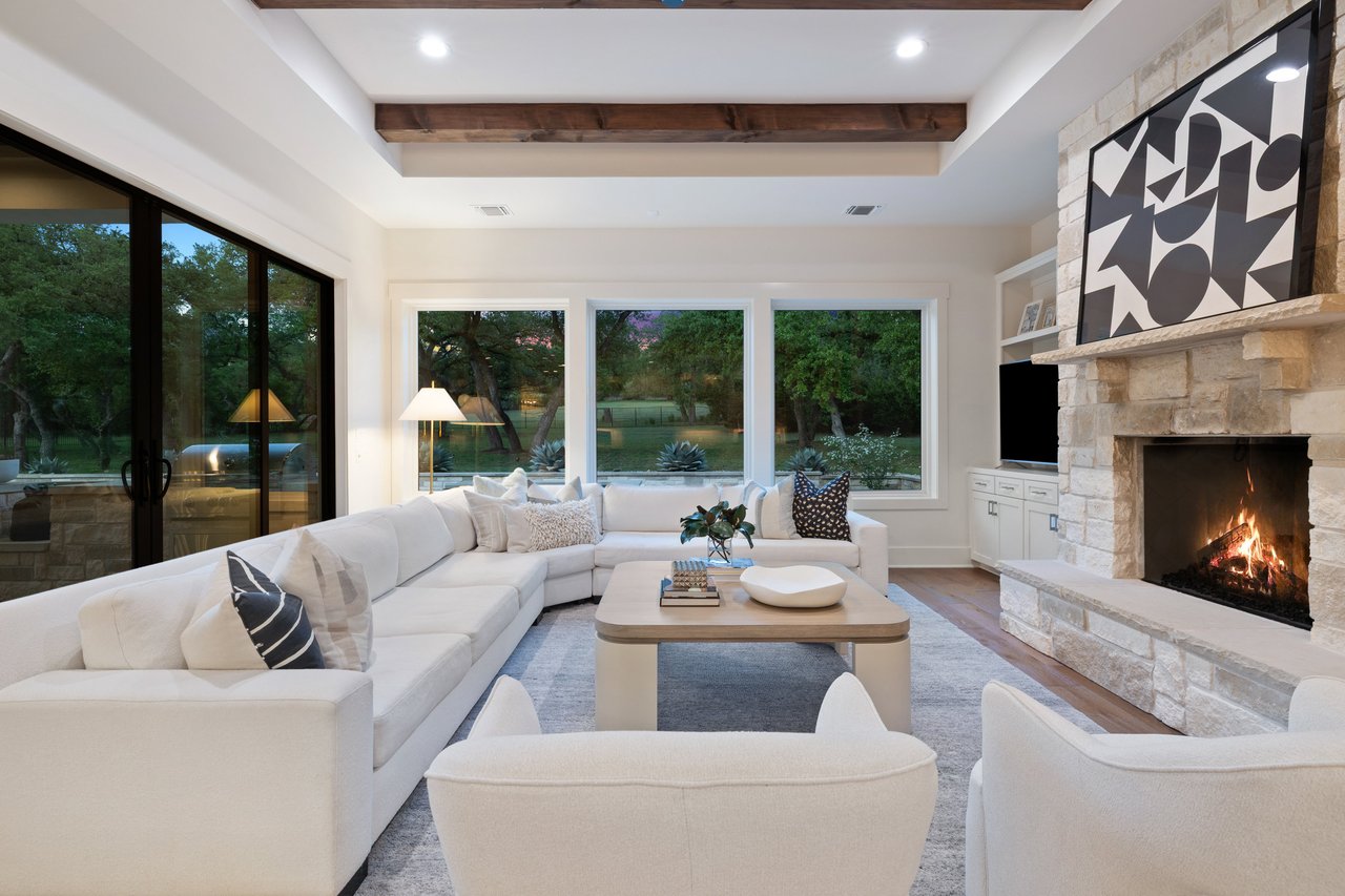8325 Lakewood Ridge Cv