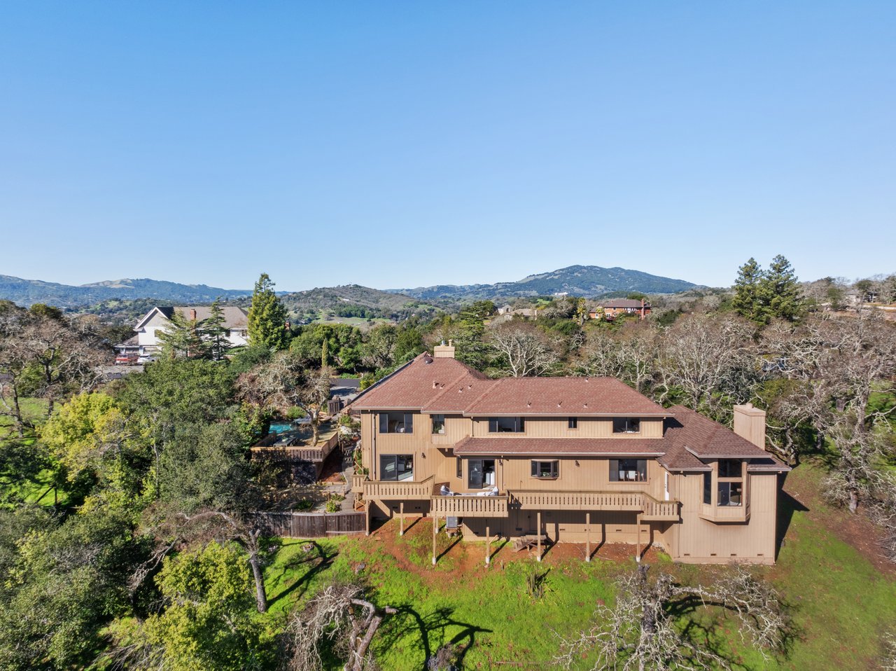 Private and Idyllic Setting with a Pool