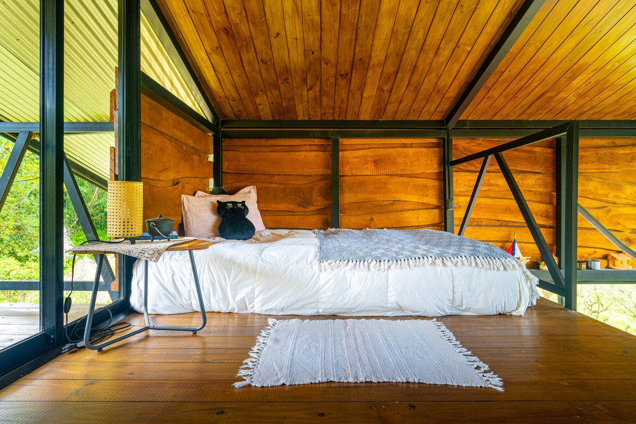 Off Grid Cabin - San Vito with Amazing Mountain Views