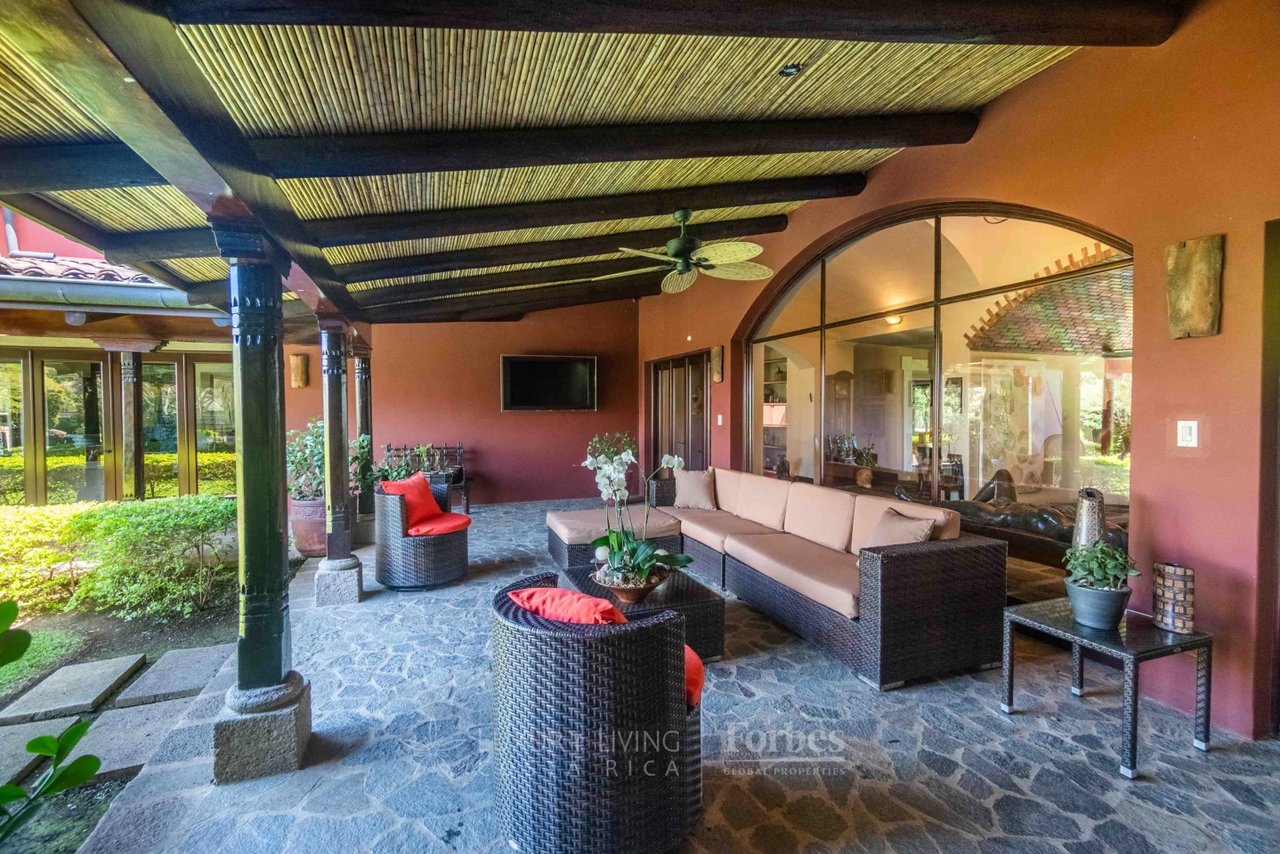 19759 - Architectural Hacienda Style Luxury Villa inTranquil Natural Oasis