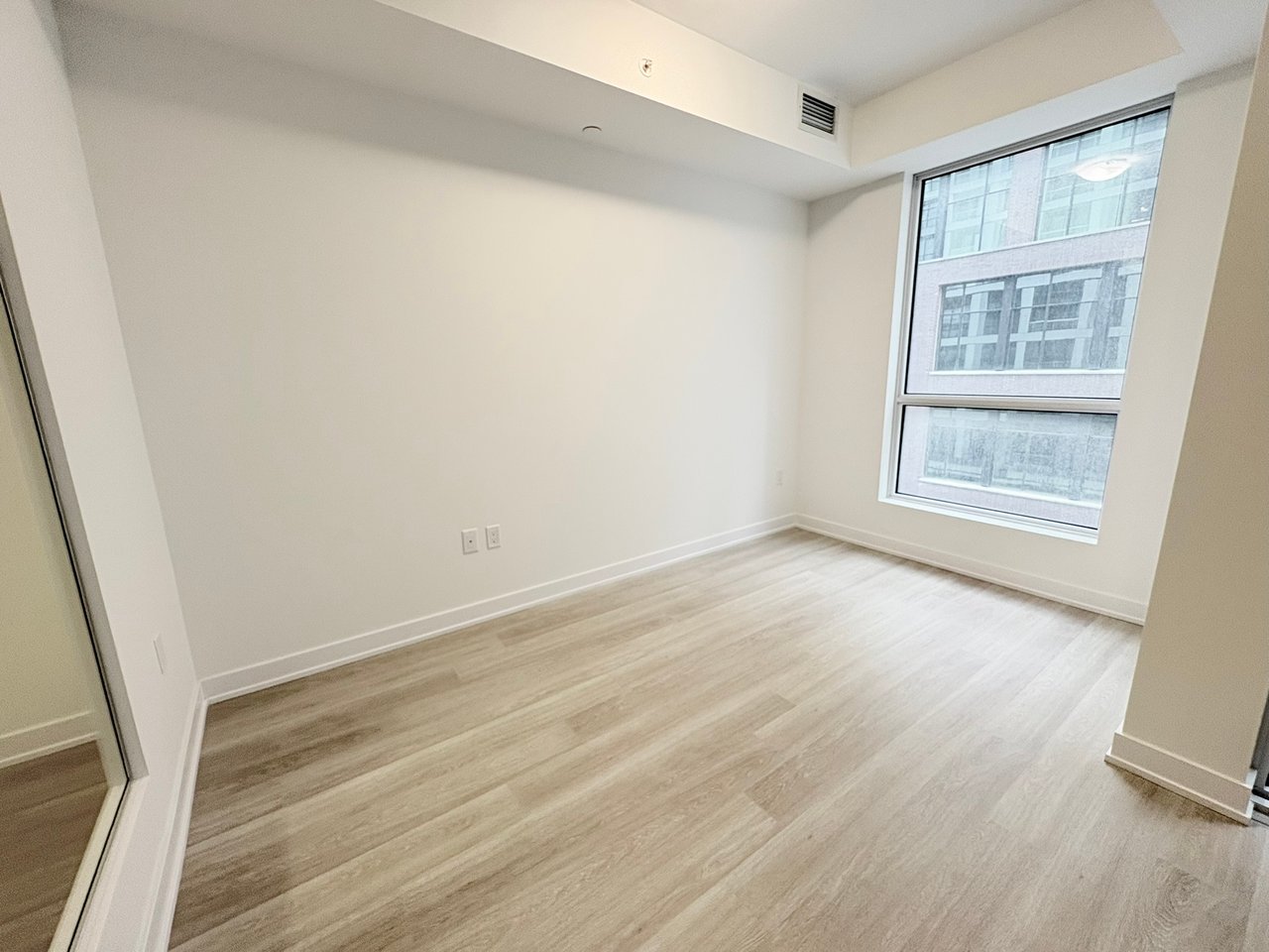 15 Richardson Street, Toronto Unit: 428