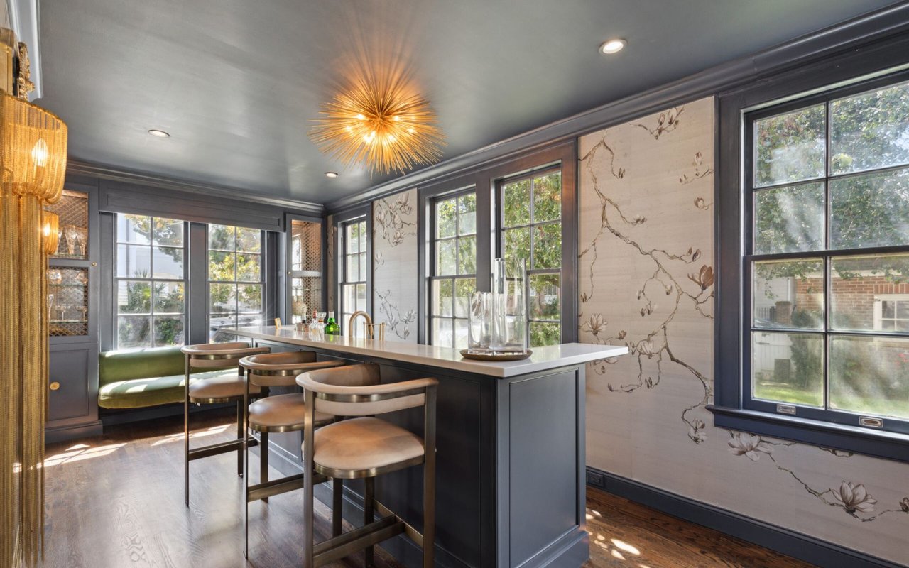 Chic Home Bar Design Trends For Every Home