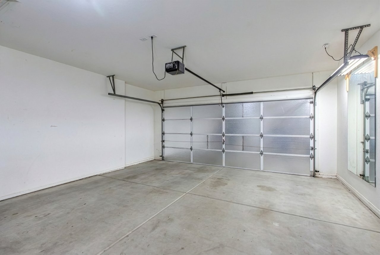 8242 S Hidden Trail Ct