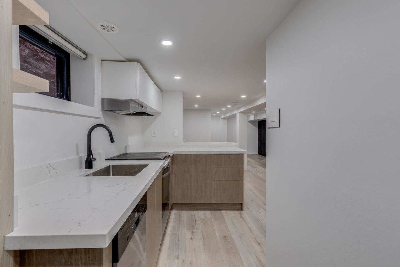 120 Glenlake Ave, Basement