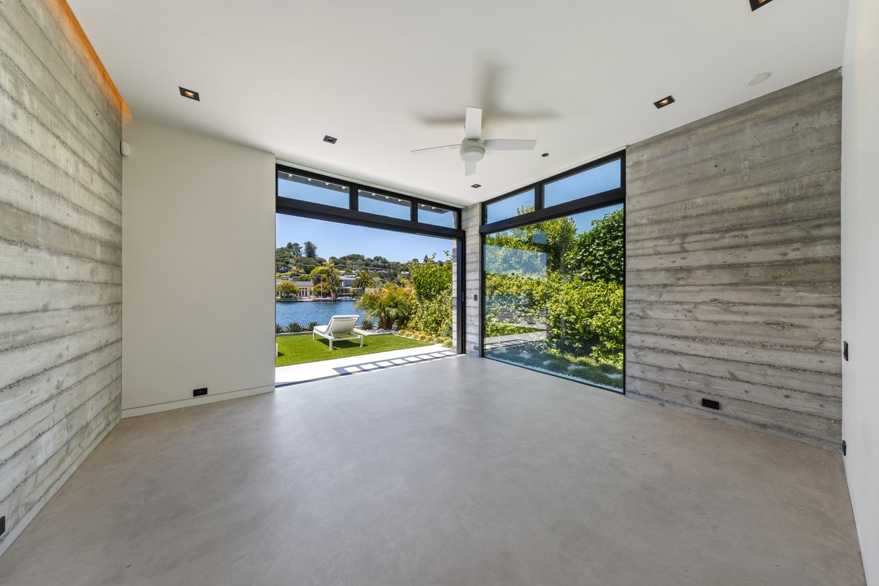Contemporary Retreat on the Belvedere Lagoon
