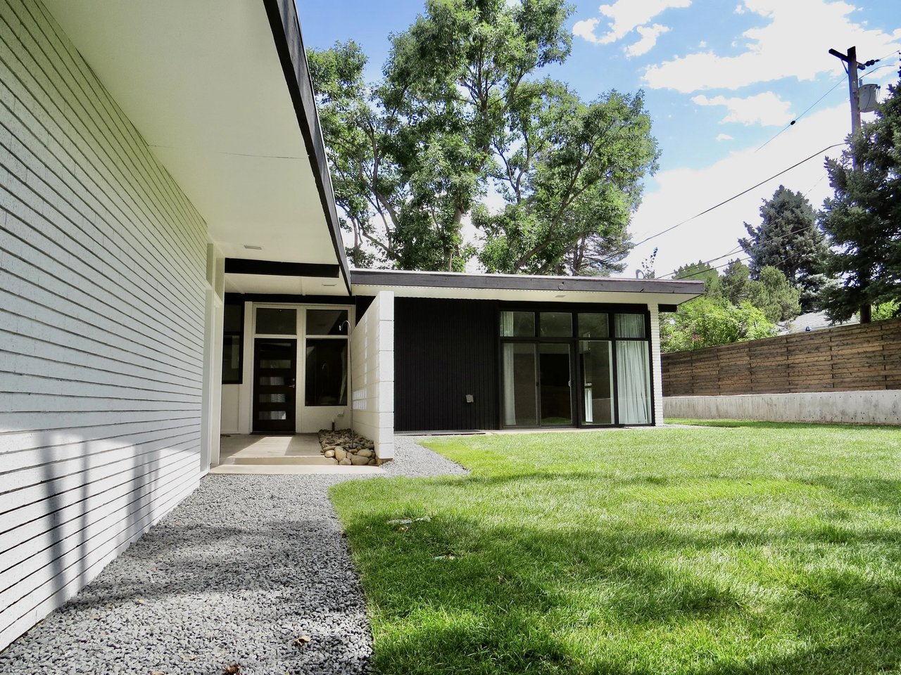 Mid-Century Design, Modern Amenities