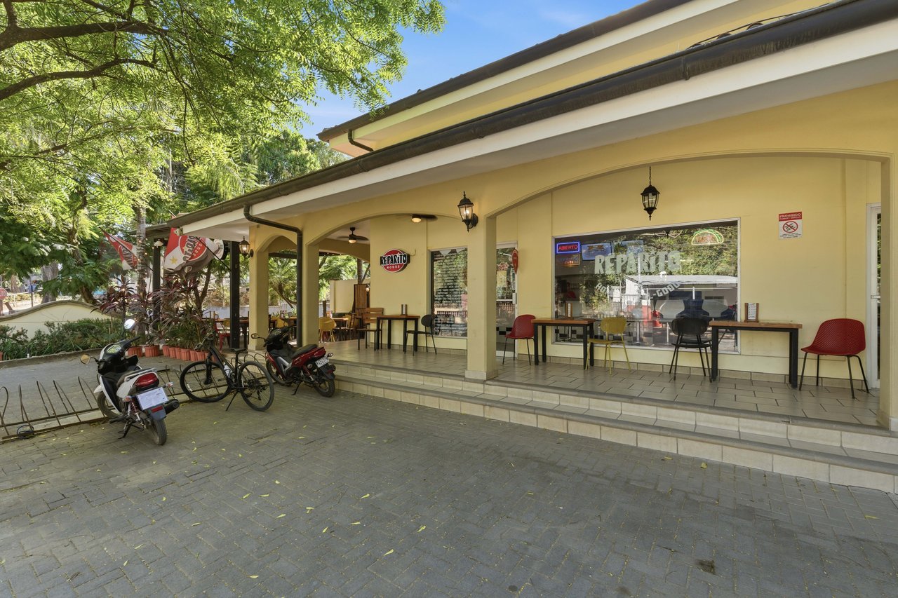 Reparito House | Turnkey Restaurant & Commercial Property for Sale