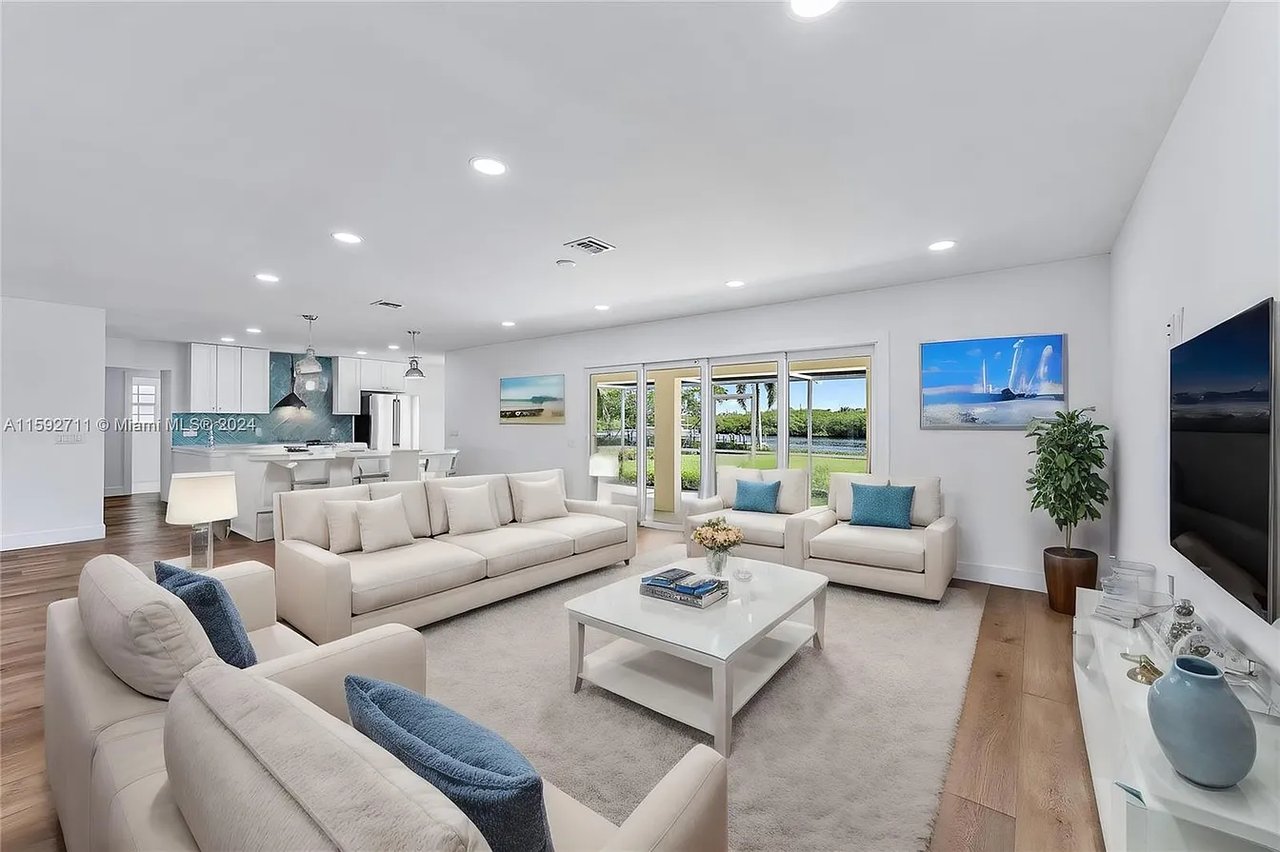 8547 SE Merritt Way