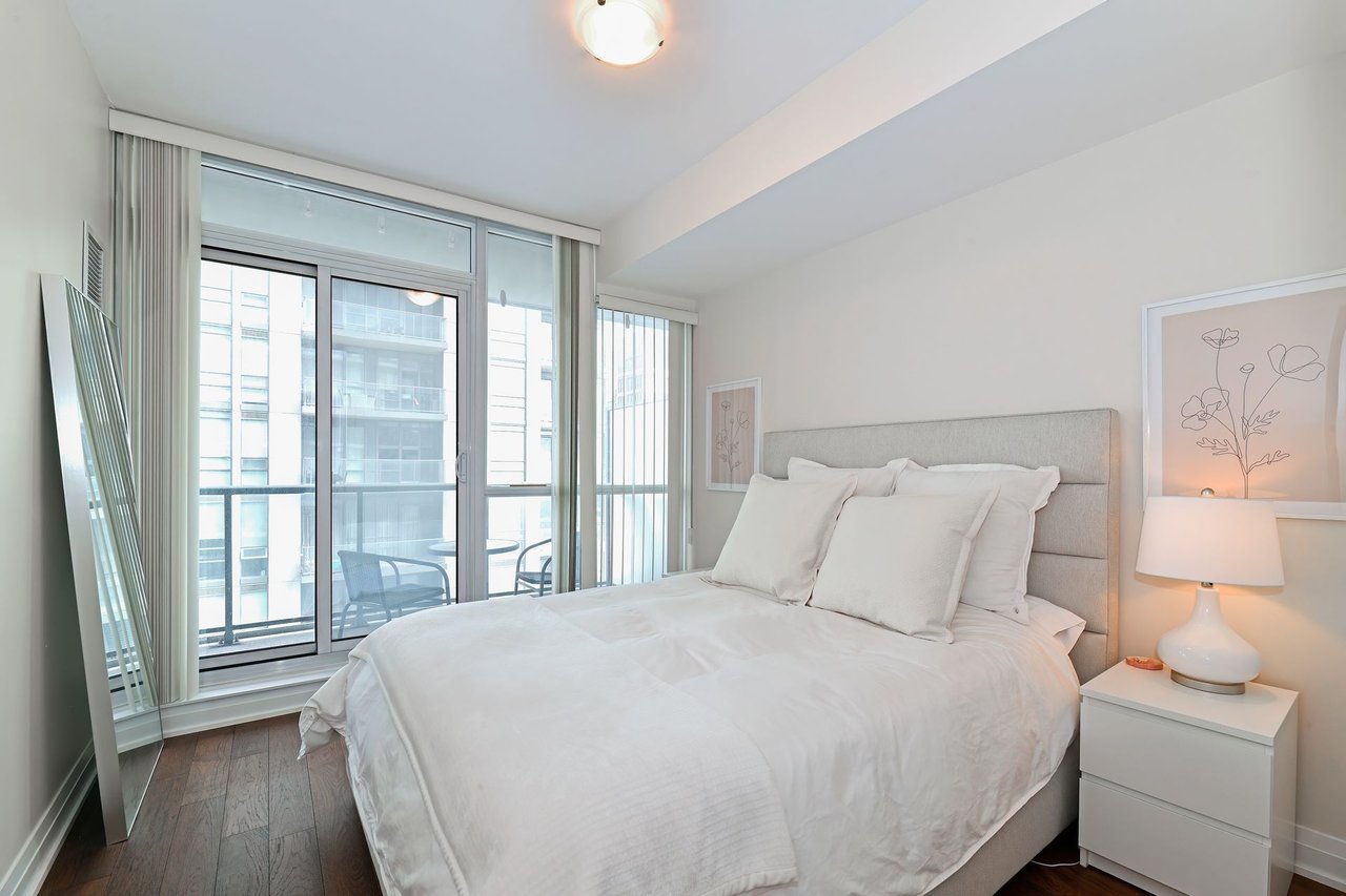 530 St Clair Ave W Unit: 1605