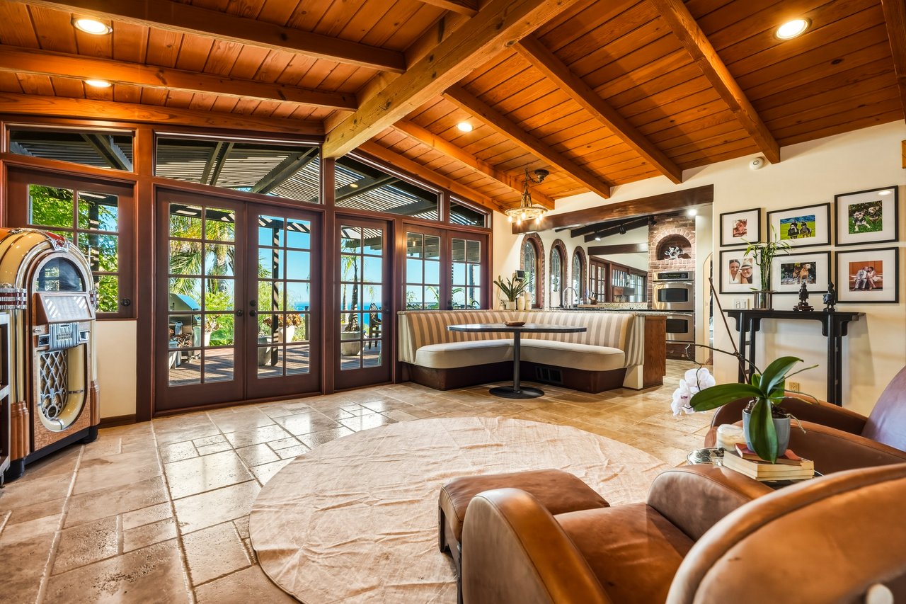 3400 Coast View Dr