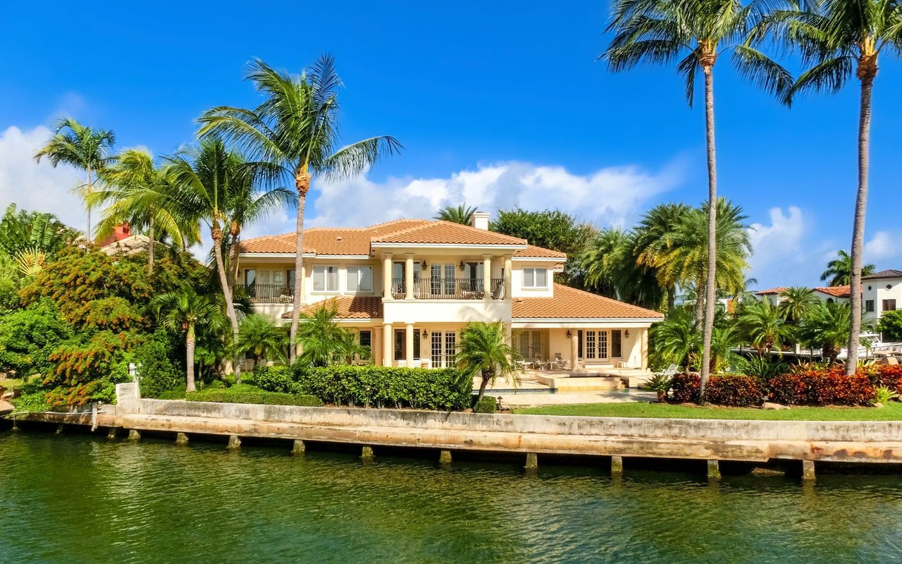 Las Olas Isles