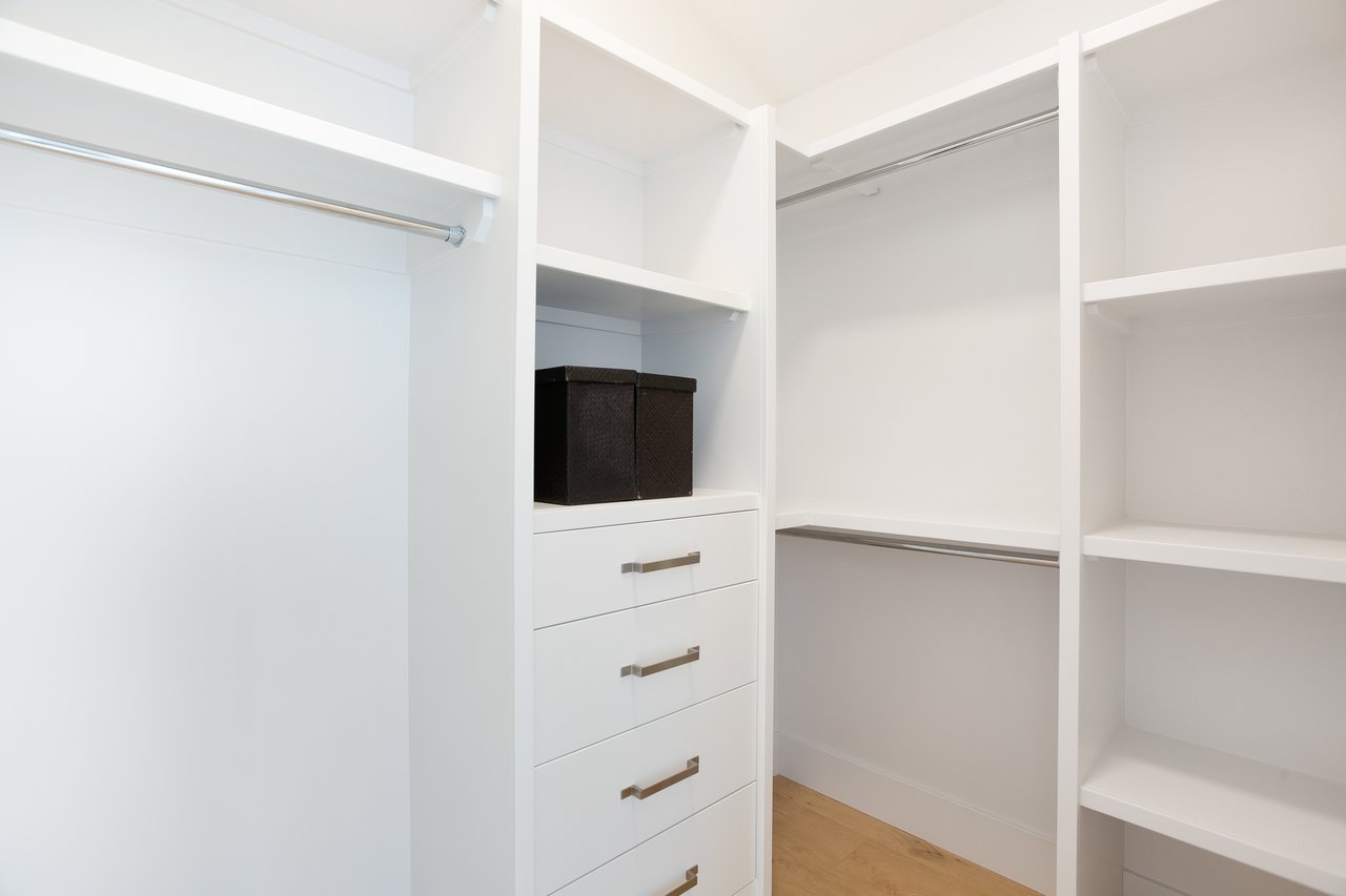 2(SE) - 833 6th Street
