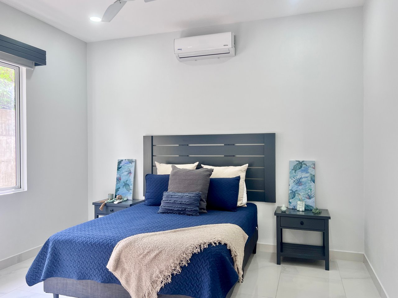 Quepos Hills Villa with pool and covered patio and tropical gardens