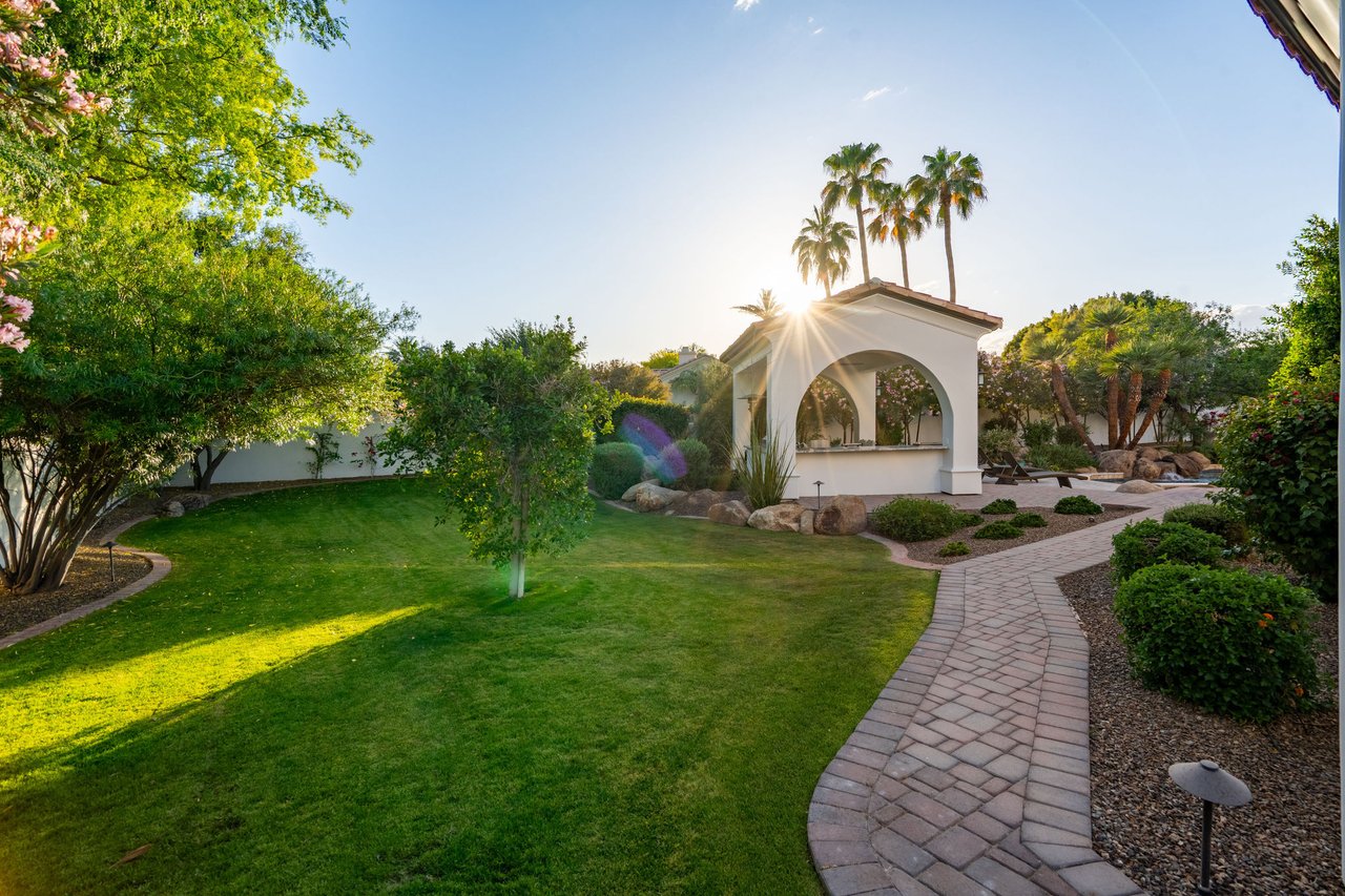 7115 E FOOTHILL Drive