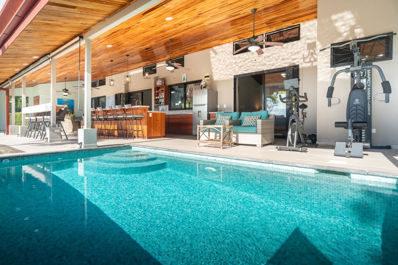 Casa Sea Breeze- Spectacular Ocean-View Home and Guest Villa in Prime Ojochal Location