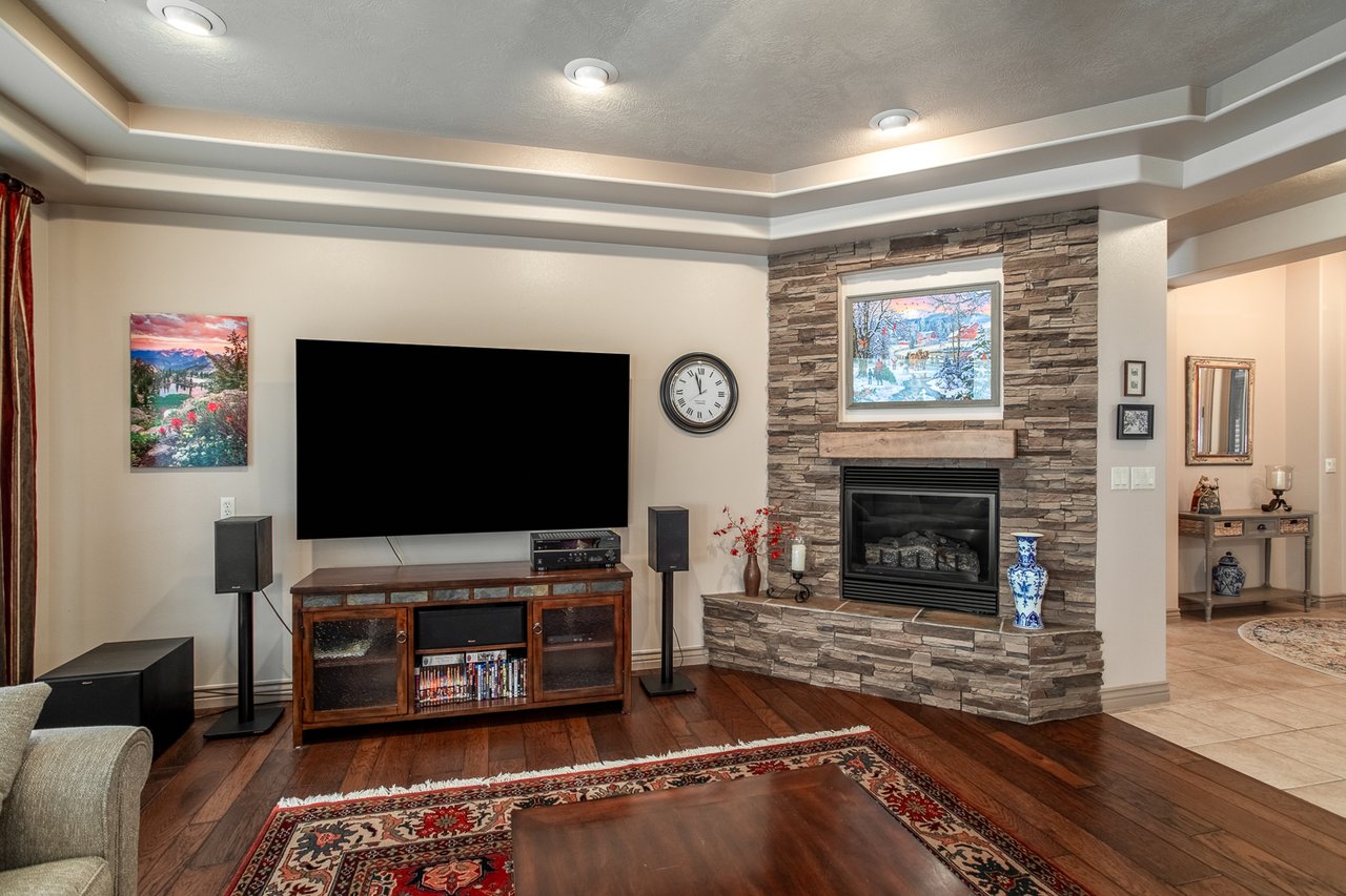 1319 W Red Butte Dr