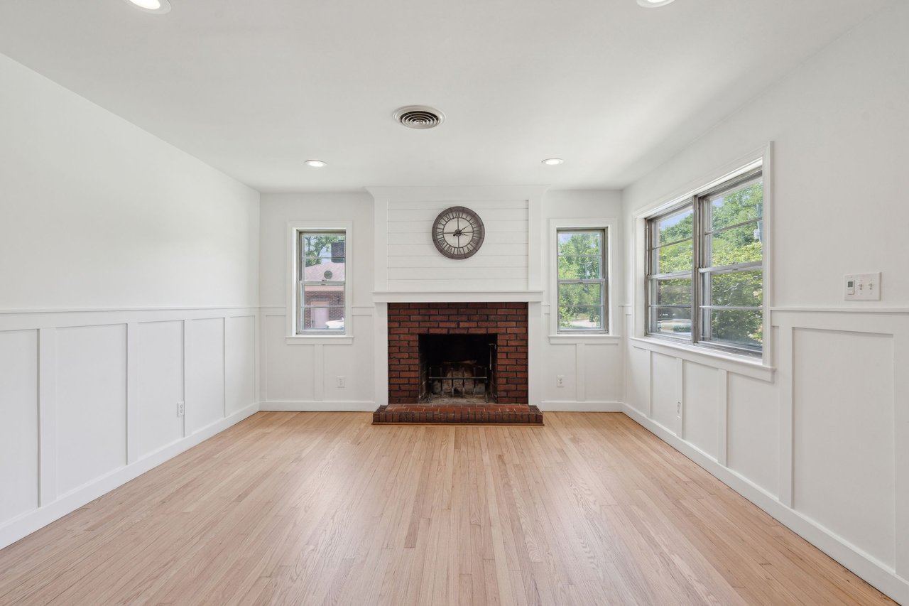 1915 Aichele Drive