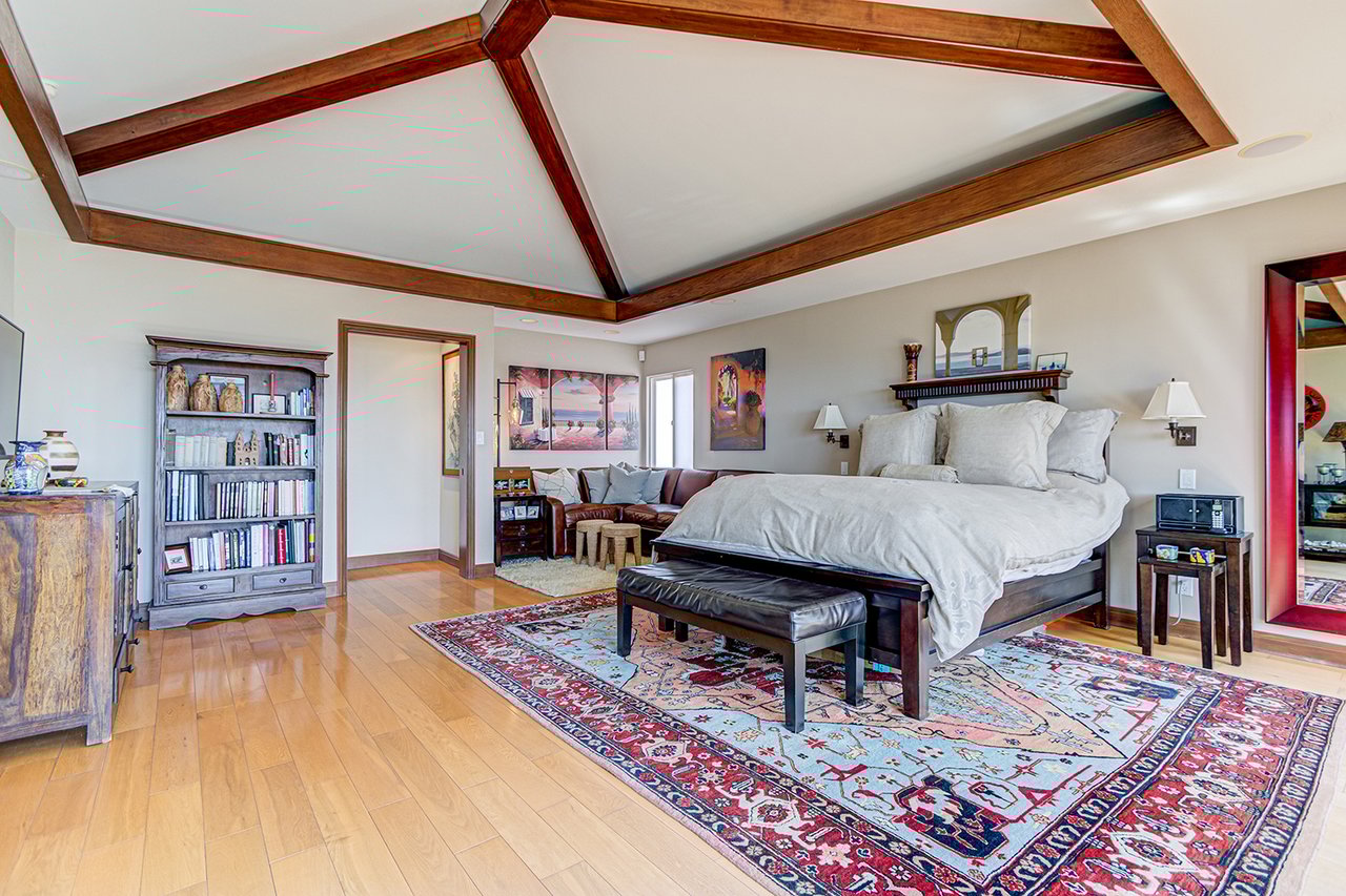 Hill Section View Home