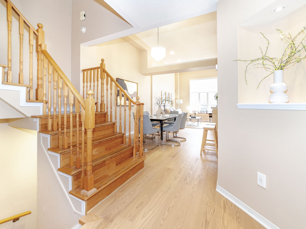 8 Queensway Drive