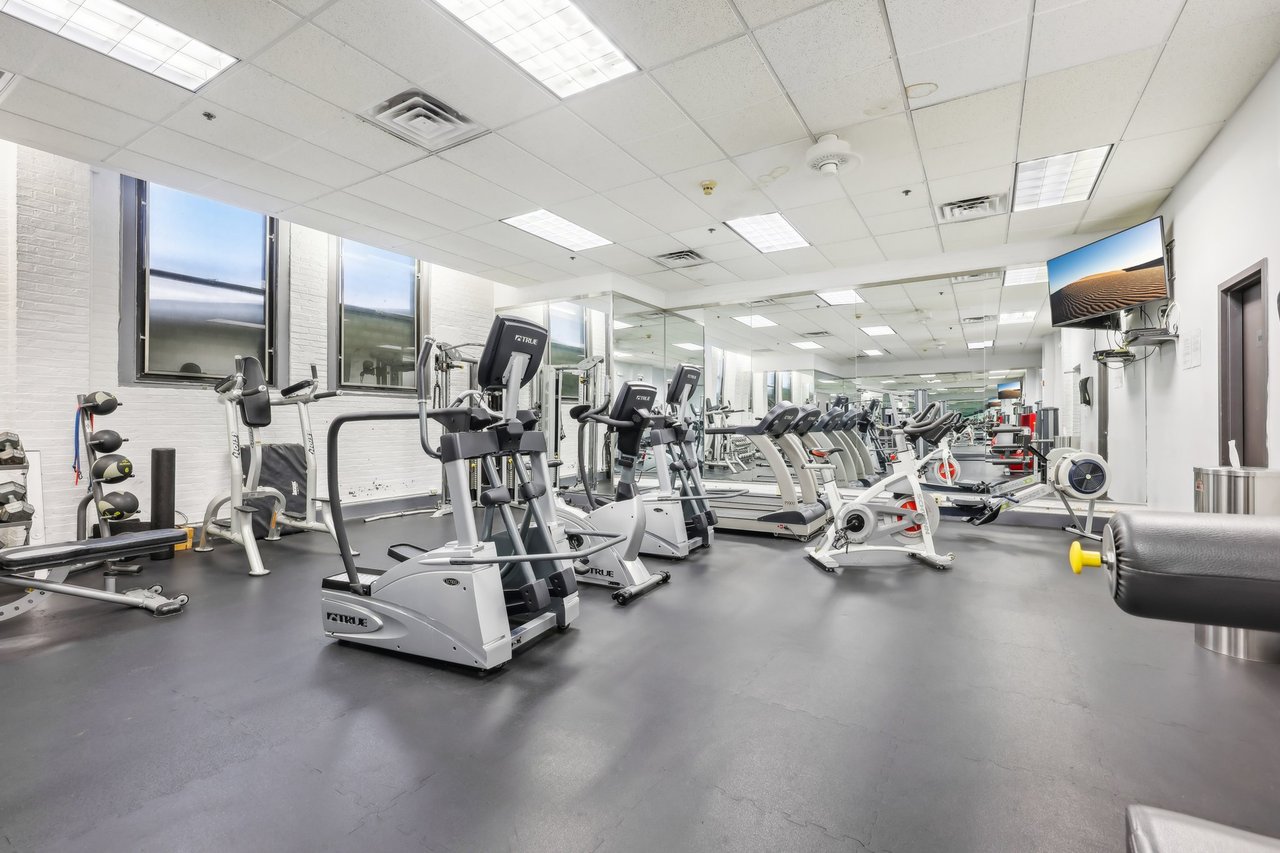 501 Adams Street 1H