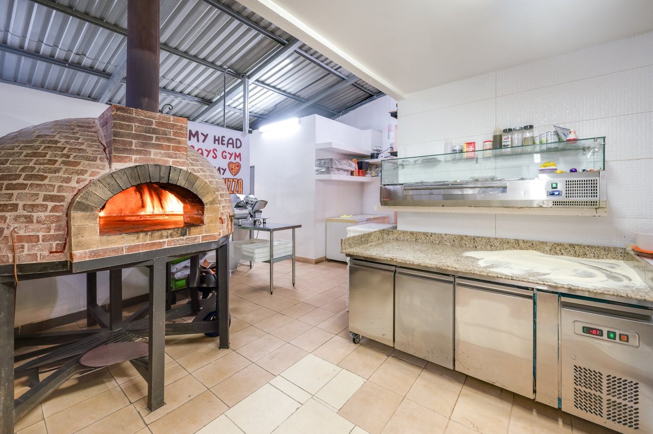 LA FORKETTA - ICONIC RESTAURANT FOR SALE 