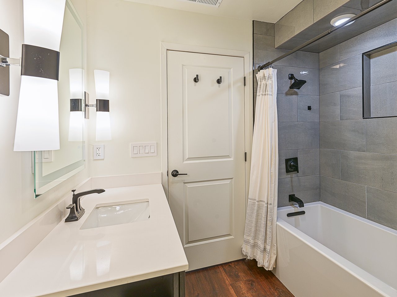 Luxury Remodeled Condo in Incline Village