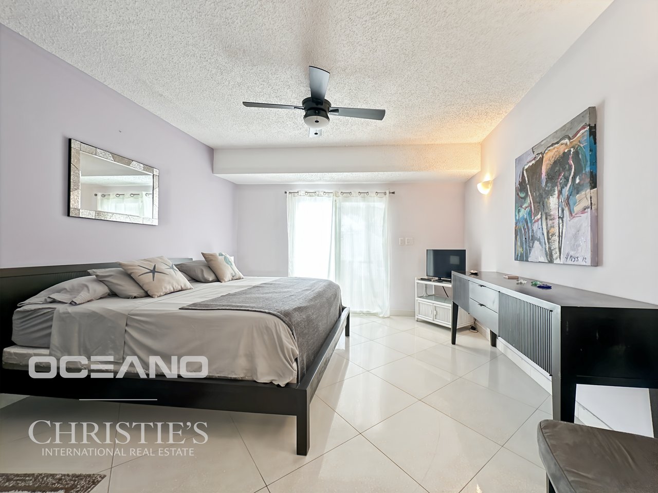 SEA VIEW - PELICAN KEY- 2BR HOME WITH THE BEACH AT YOUR FRONTSTEPS!