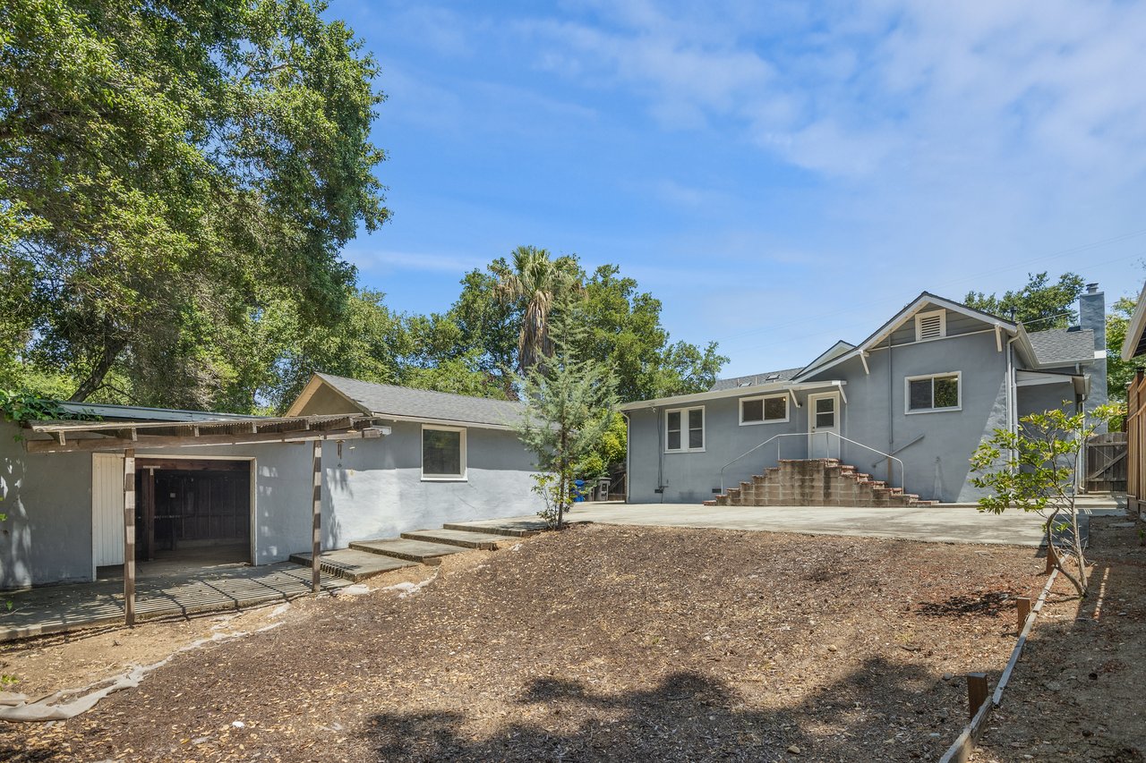 310 Johnson Avenue