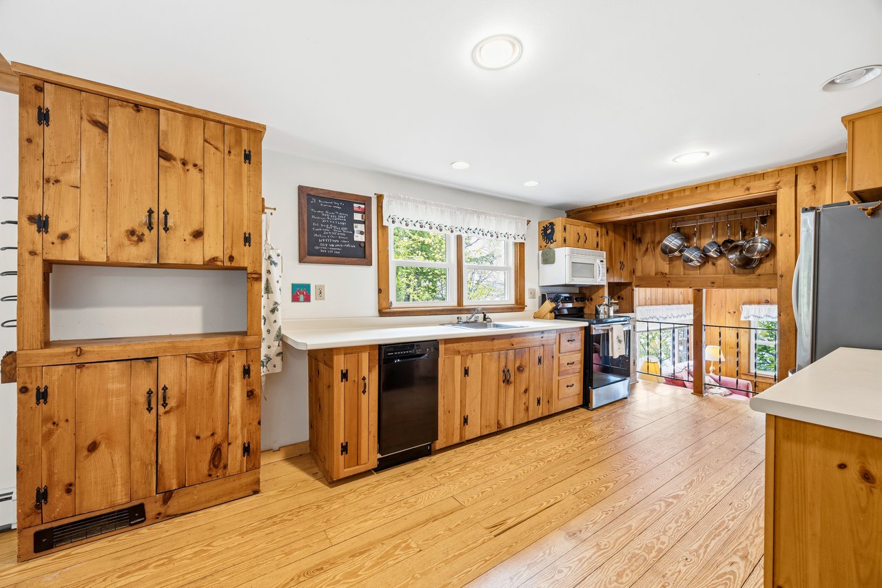 21 Basswood Bay Road