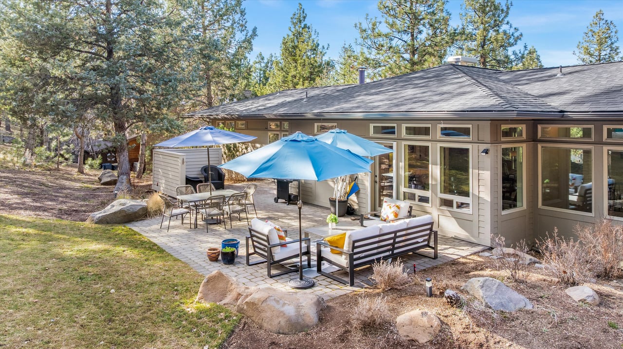 2589 NW Champion Circle