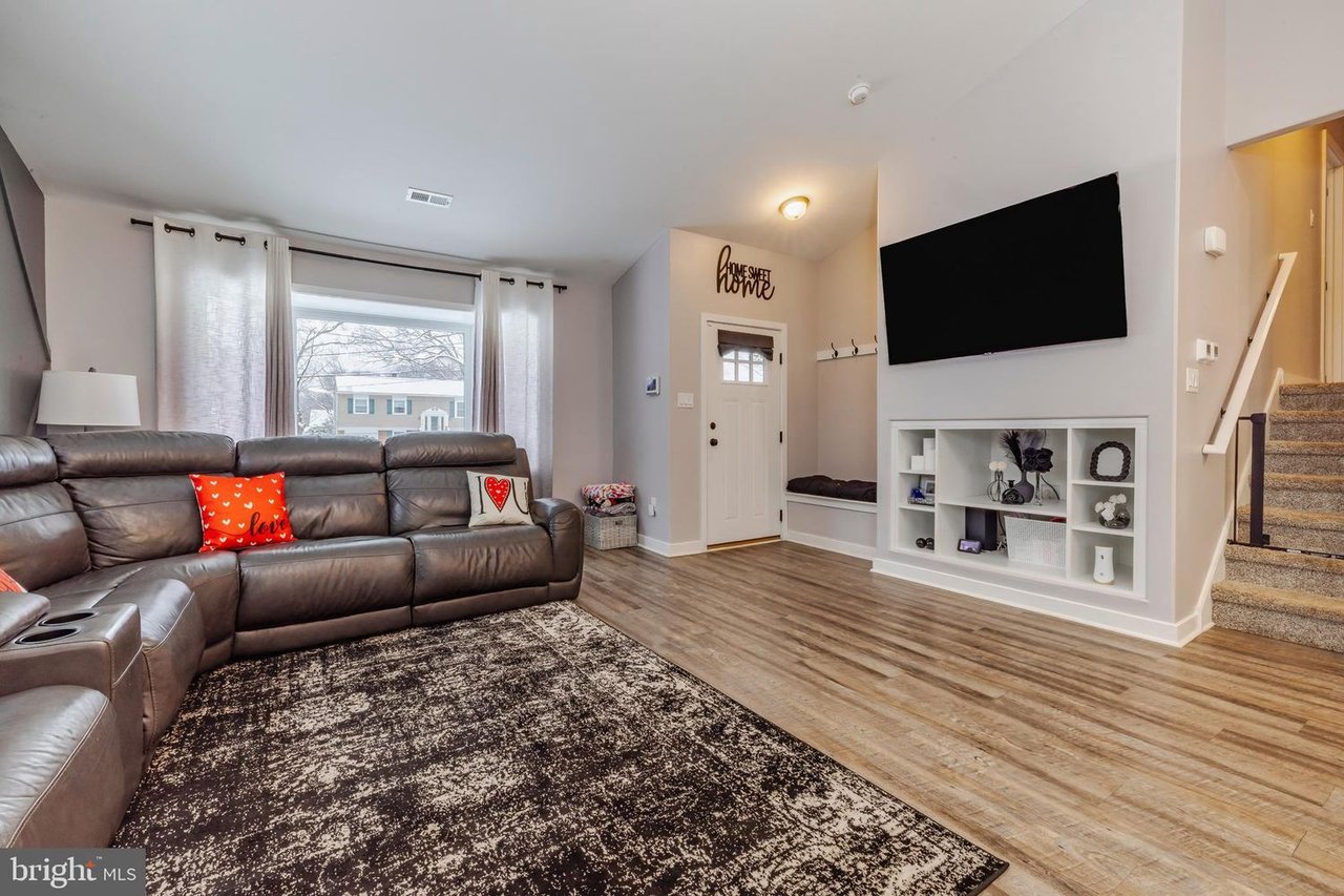 1143 Abbett Ln