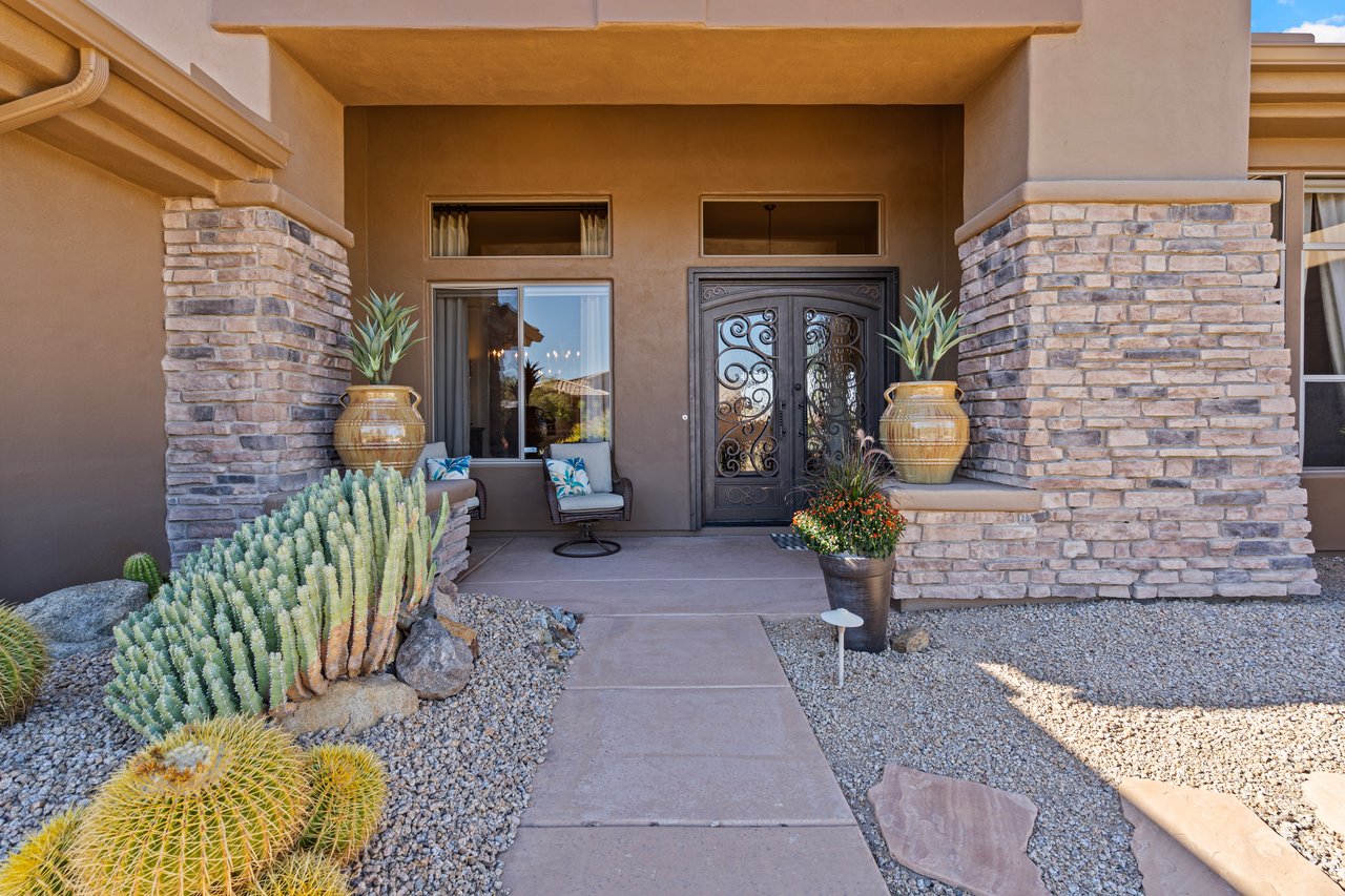 9812 E ROADRUNNER Drive