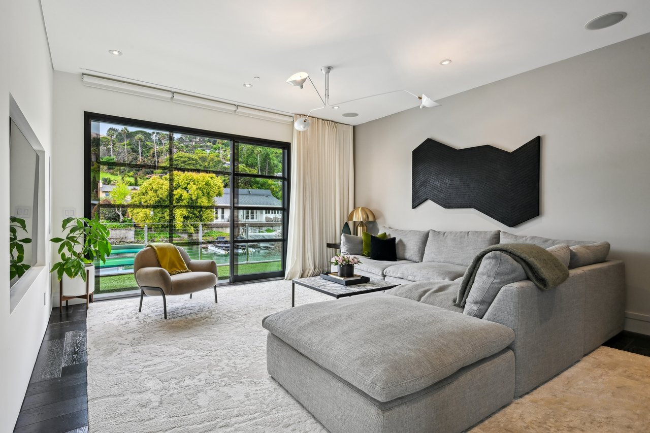 A Waterfront Masterpiece of Modern Luxury
